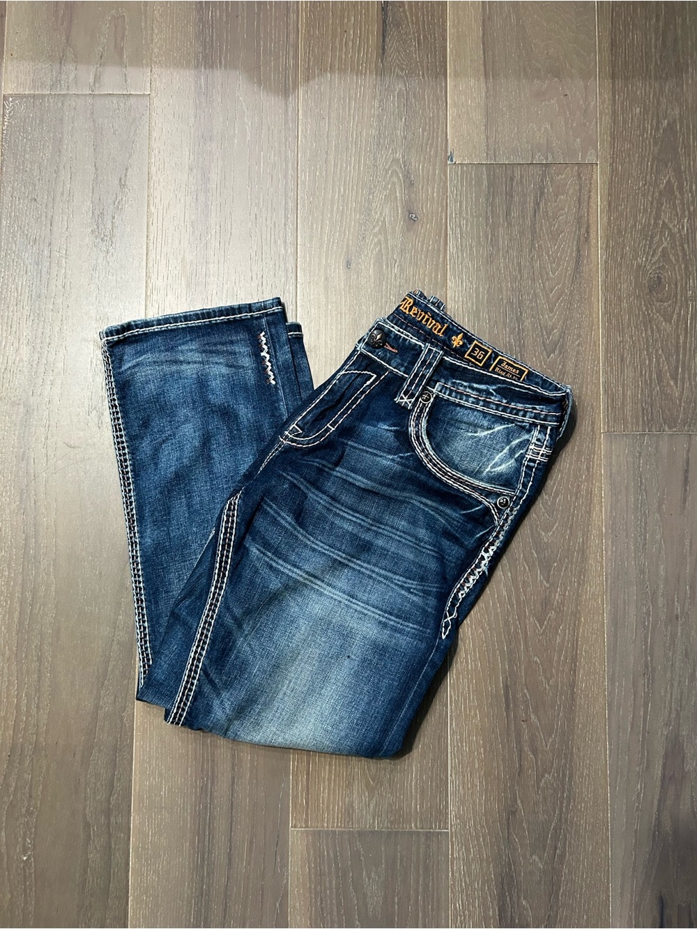 Men’s rock Revival James rlxd St.17. Excellent condition. 36 x 30